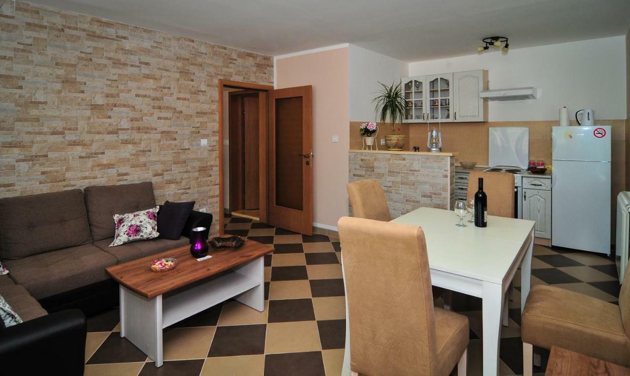 Apartment Elena Tivat Exterior foto
